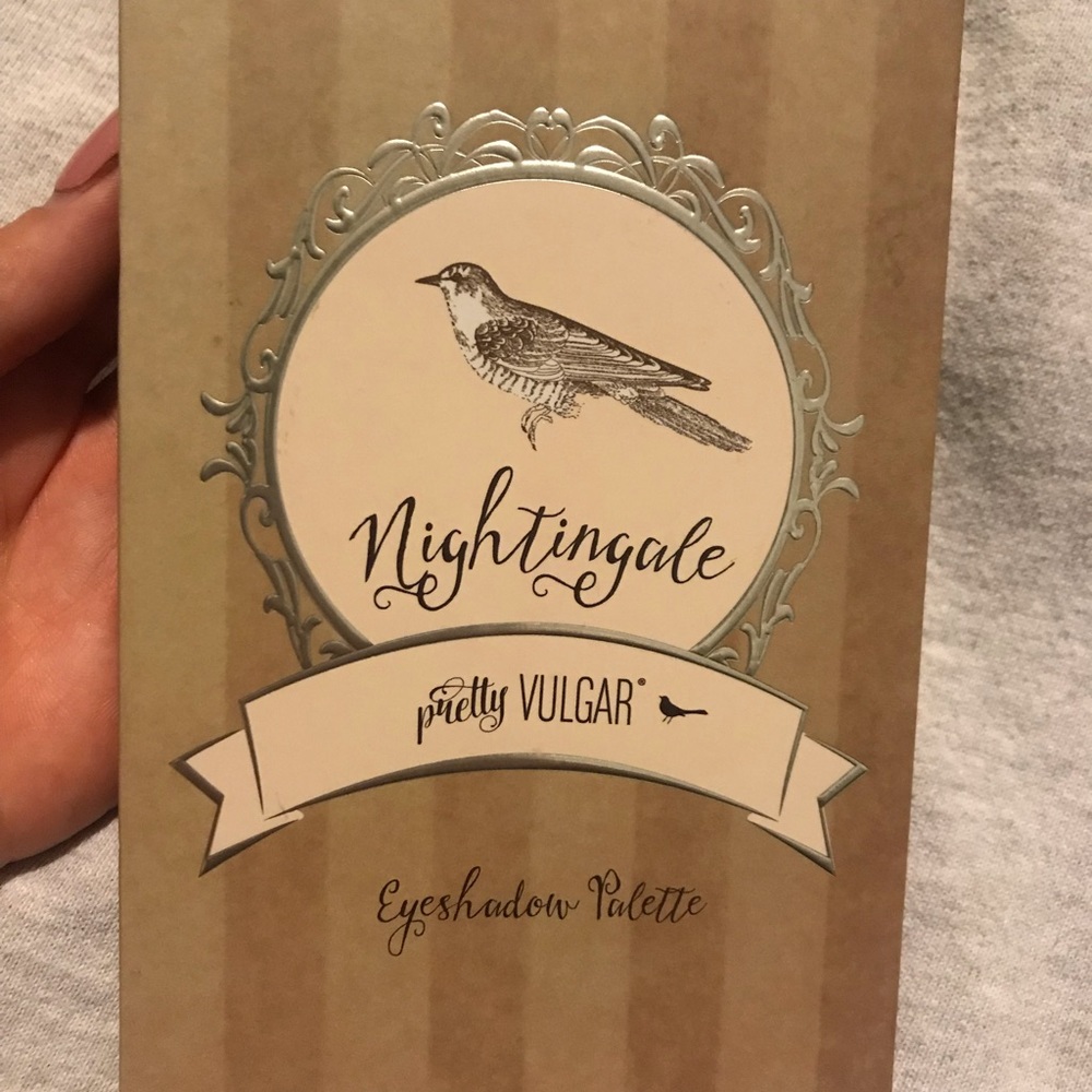 PRETTY VULGAR EYESHADOW PALETTE